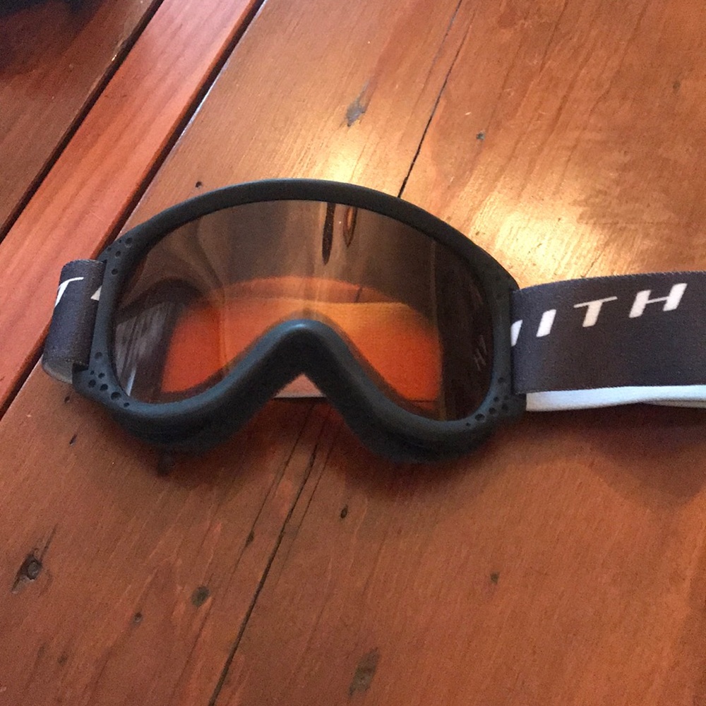 Children’s ski goggles